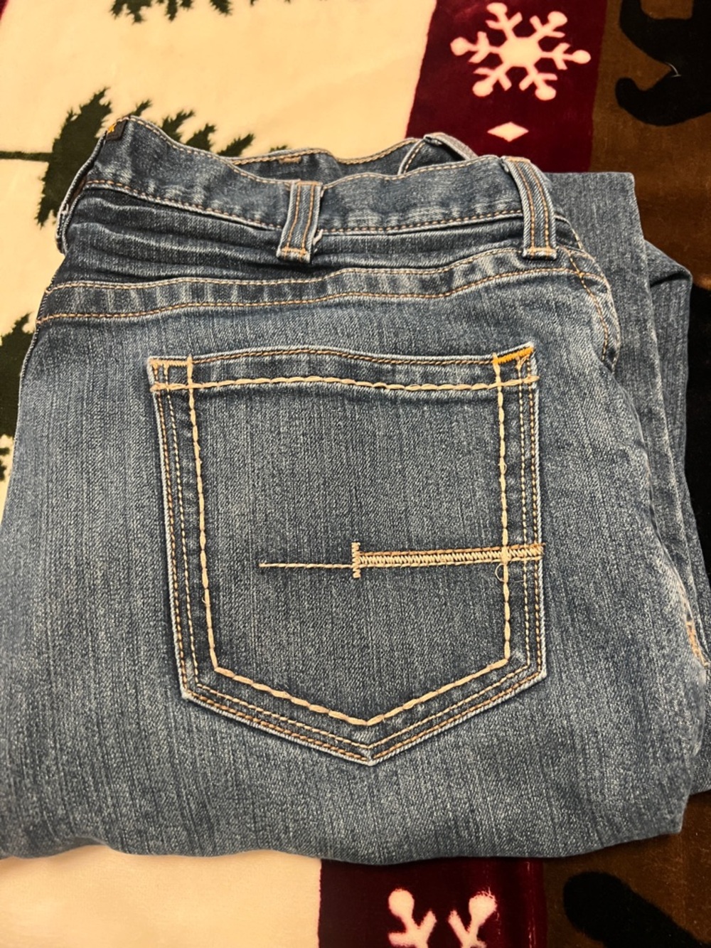 Ariat men's Straight Leg Jeans - Medium Blue
Size 36/32